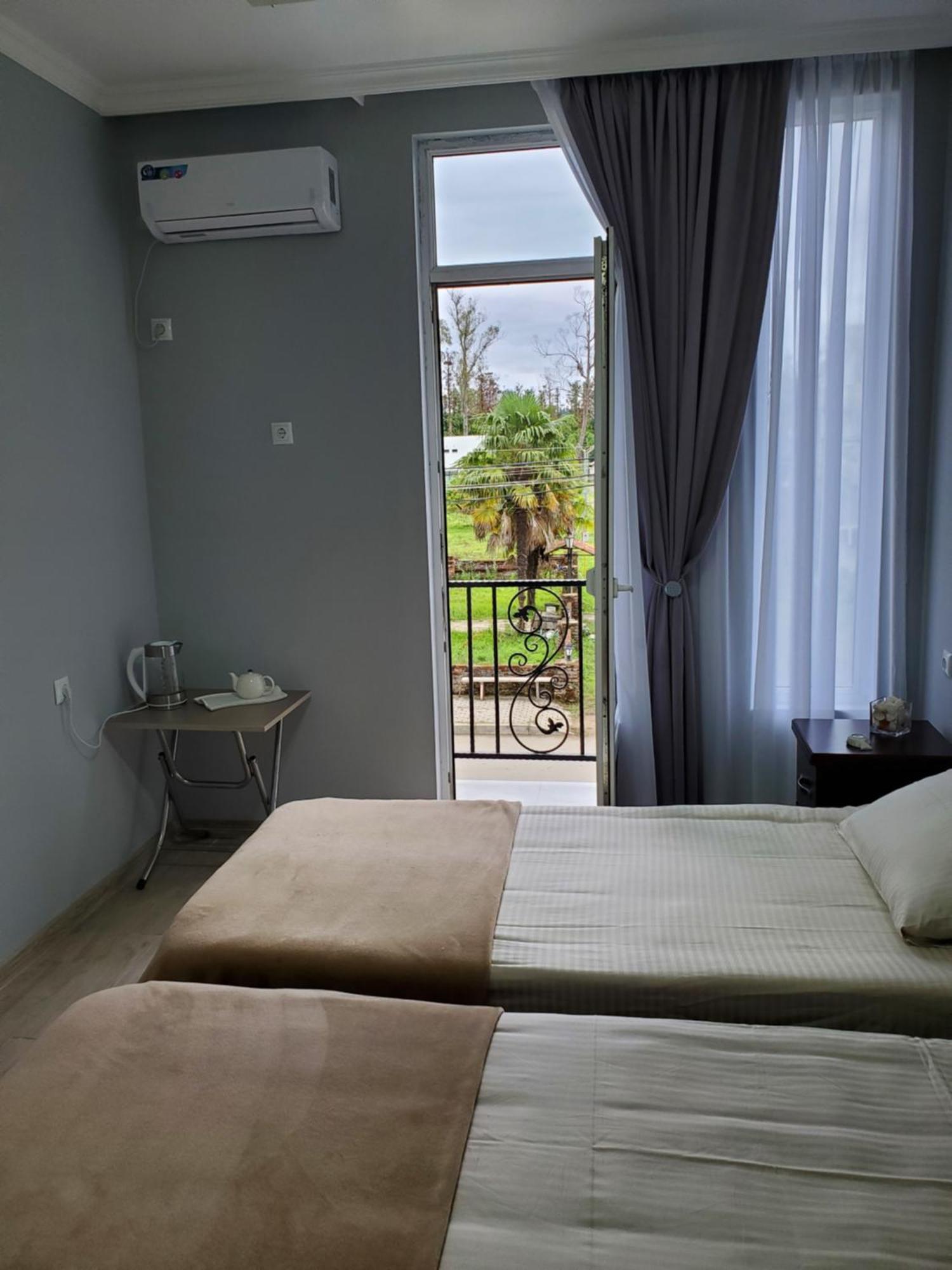 Maka Hotel Ureki Bagian luar foto
